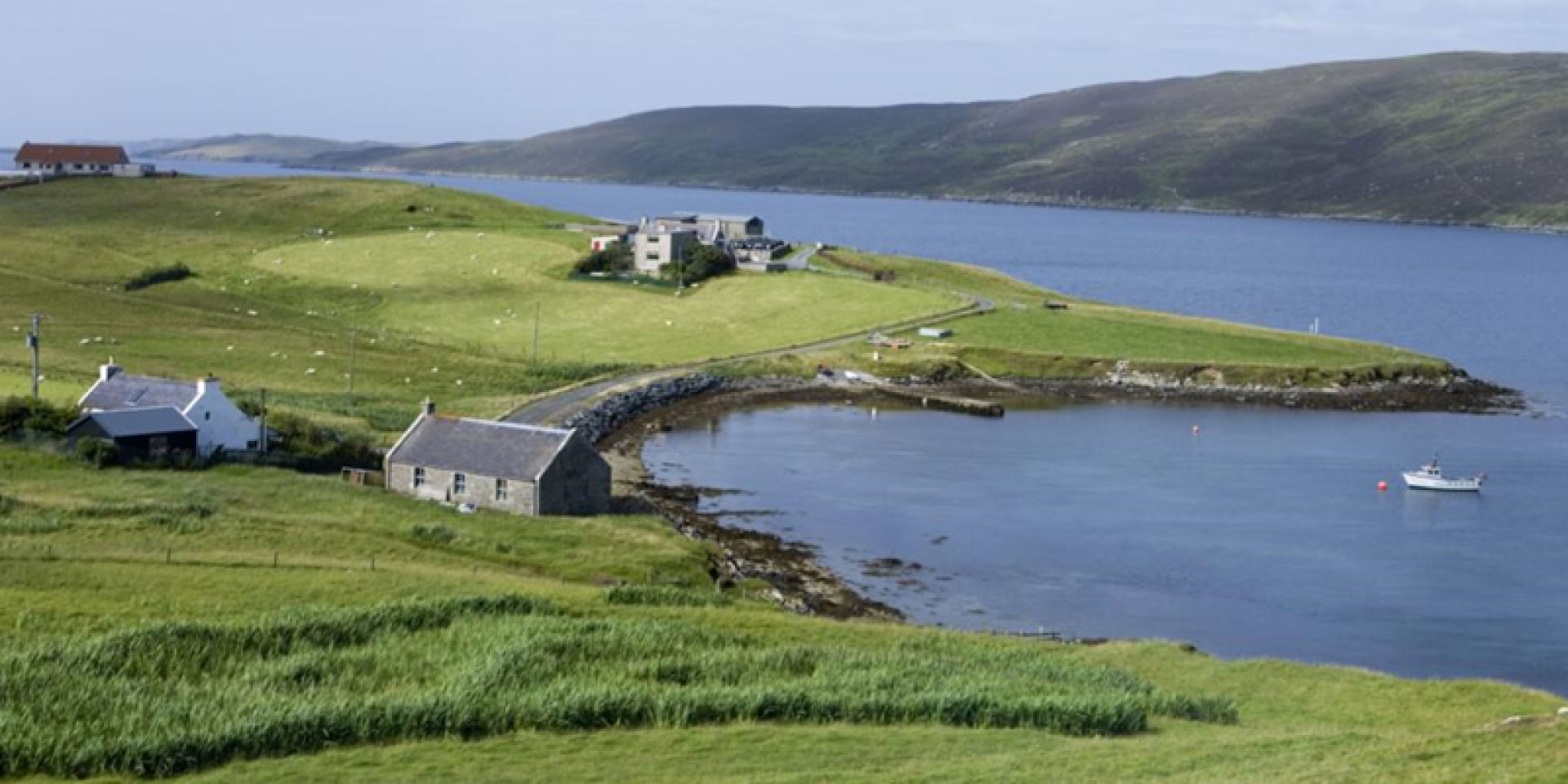 Overview of island with cottages