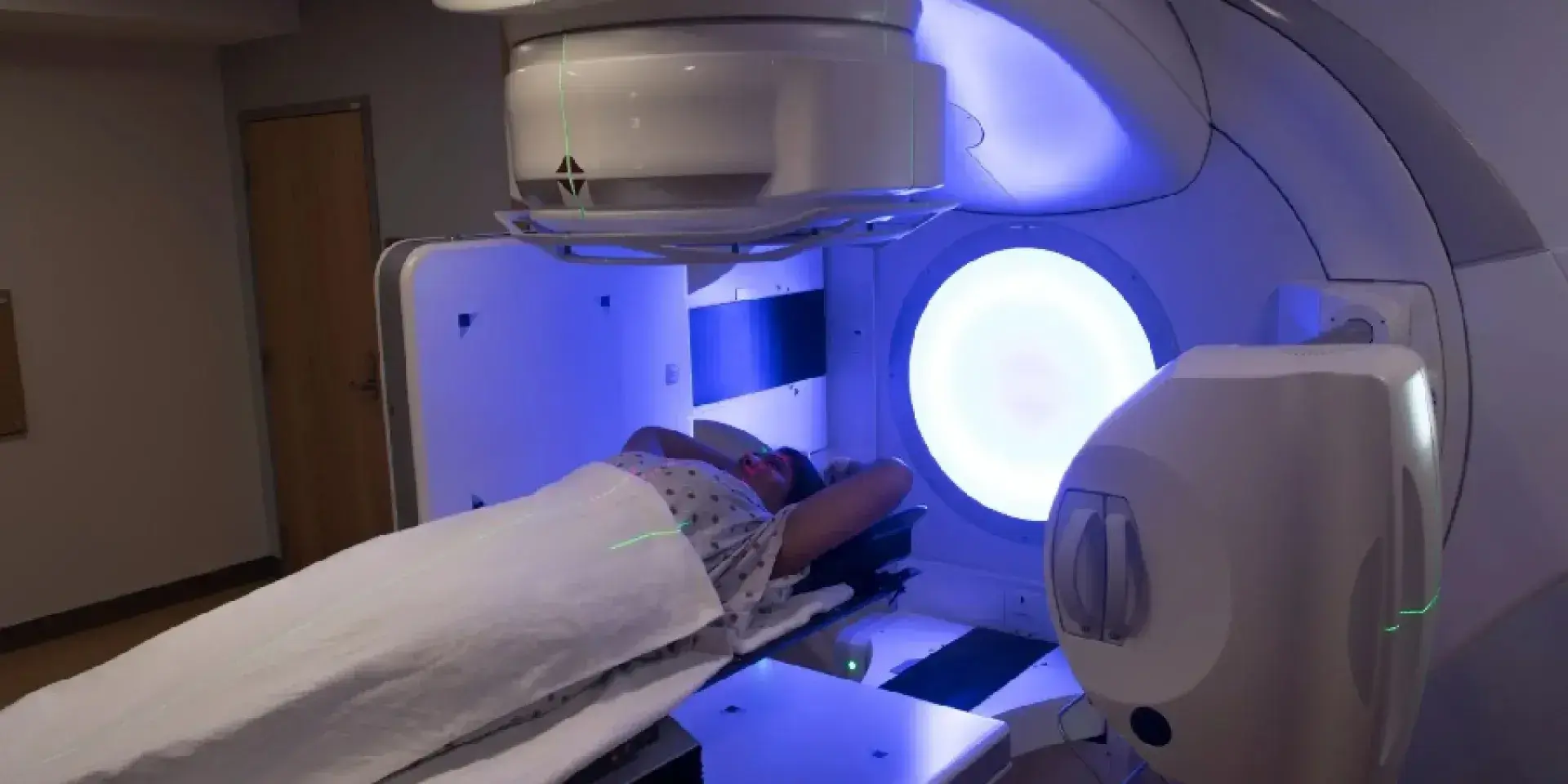 woman having radiotherapy treatment
