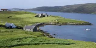 Overview of island with cottages