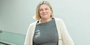 Head shot of Wendy Bickmore