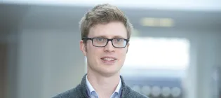 Head shot of Andy Bretherick