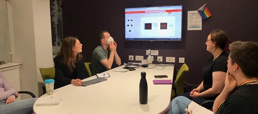 Elena presenting results from a Western blot of a Blue Native gel